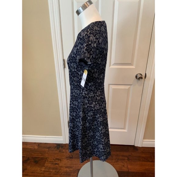 BCBG Max Azria "Noreen" Blue & White Floral Fit & Flare Dress, Size S NWT! - Picture 5 of 7